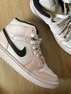 Jordan 1 Mid in “Barely Rose”